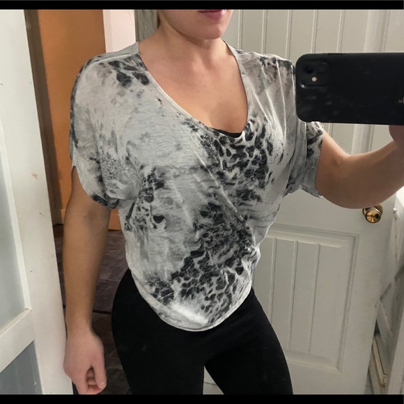 Leopard top - Picture 2 of 2